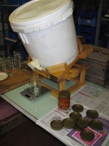Bottling honey